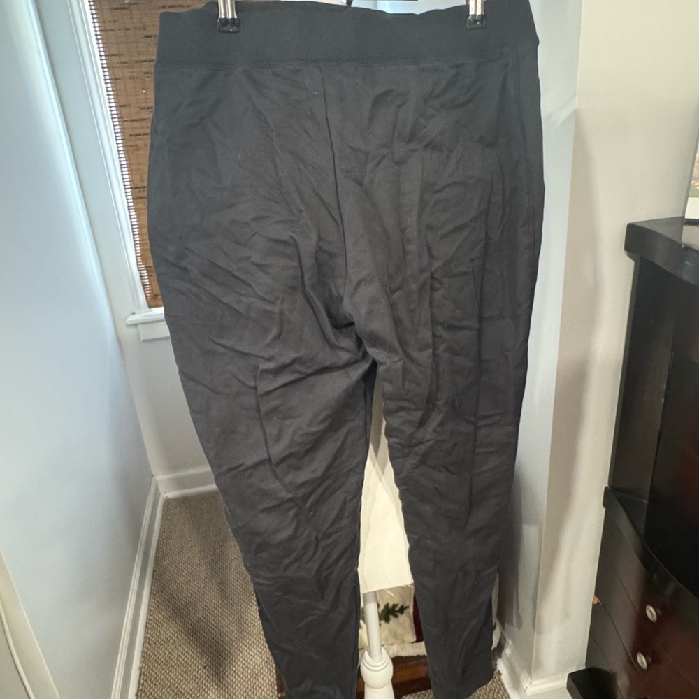 Victoria's Secret Black Leggings with Tapered Fit